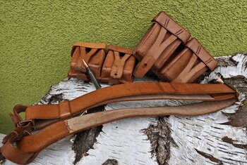 Mosinowy pas skórzany z 2 ładownicami
