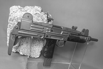 Pistolet UZI Kal.9x19 Nr.6712334