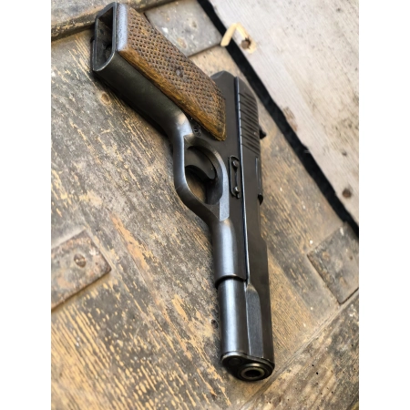 Radziecka TT-33 z 1945r kal. 7,62x25 nr 4