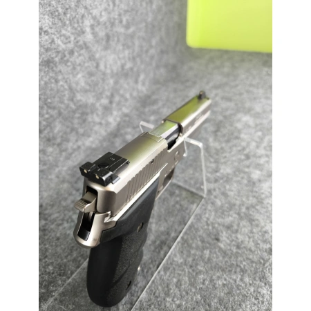 SIG SAUER P226 Nickel 9x19 z 1985 roku