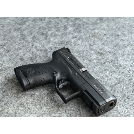 Pistolet CZ P-10 M kal. 9x19,