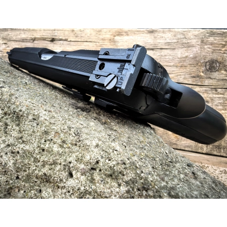 CZ 85 9x19 z 1993 roku (jeszcze Czechosłowacja)