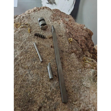 Komplet naprawczy do zamka AKM